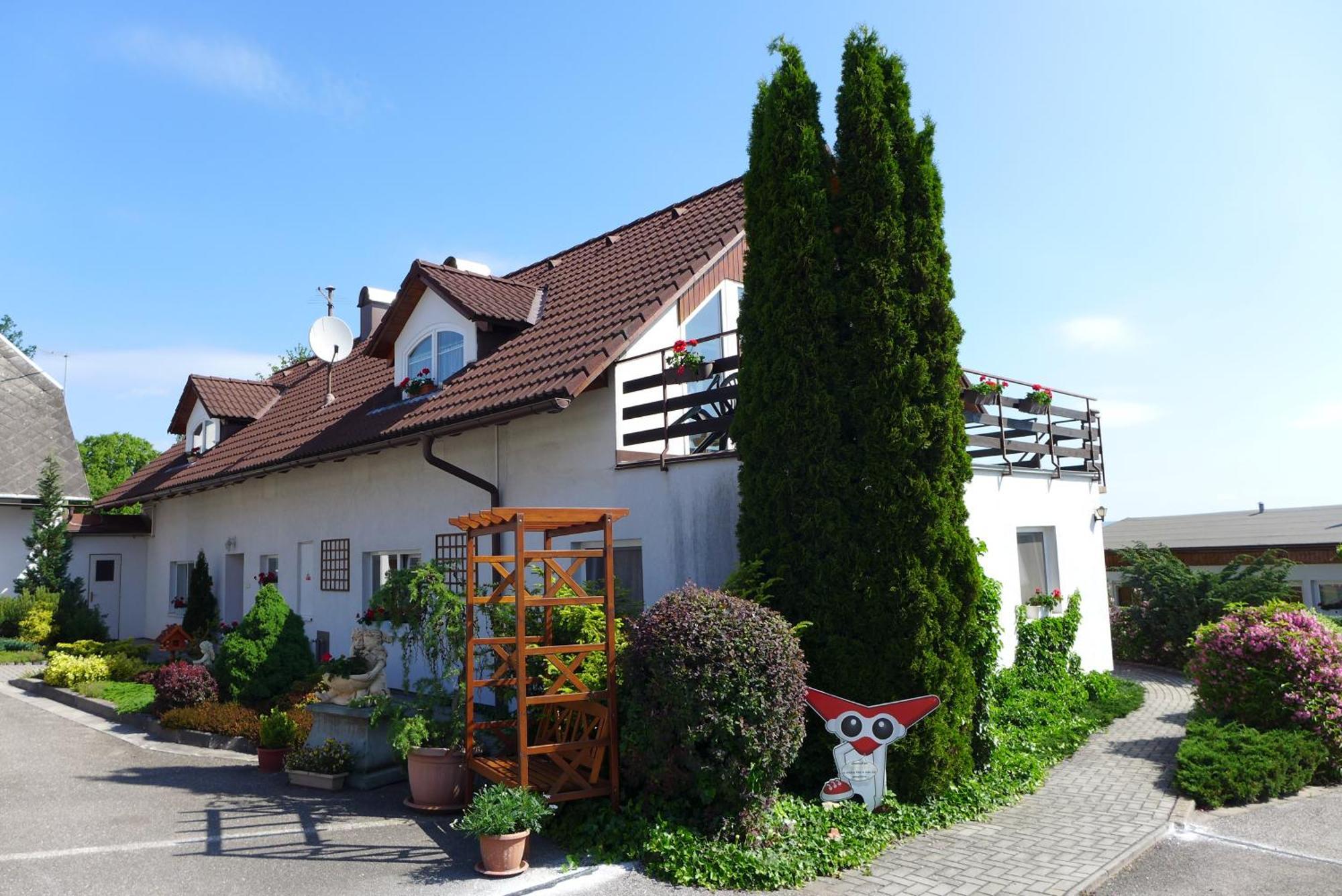 Hotel Penzion Rogallo Hořičky Exterior foto